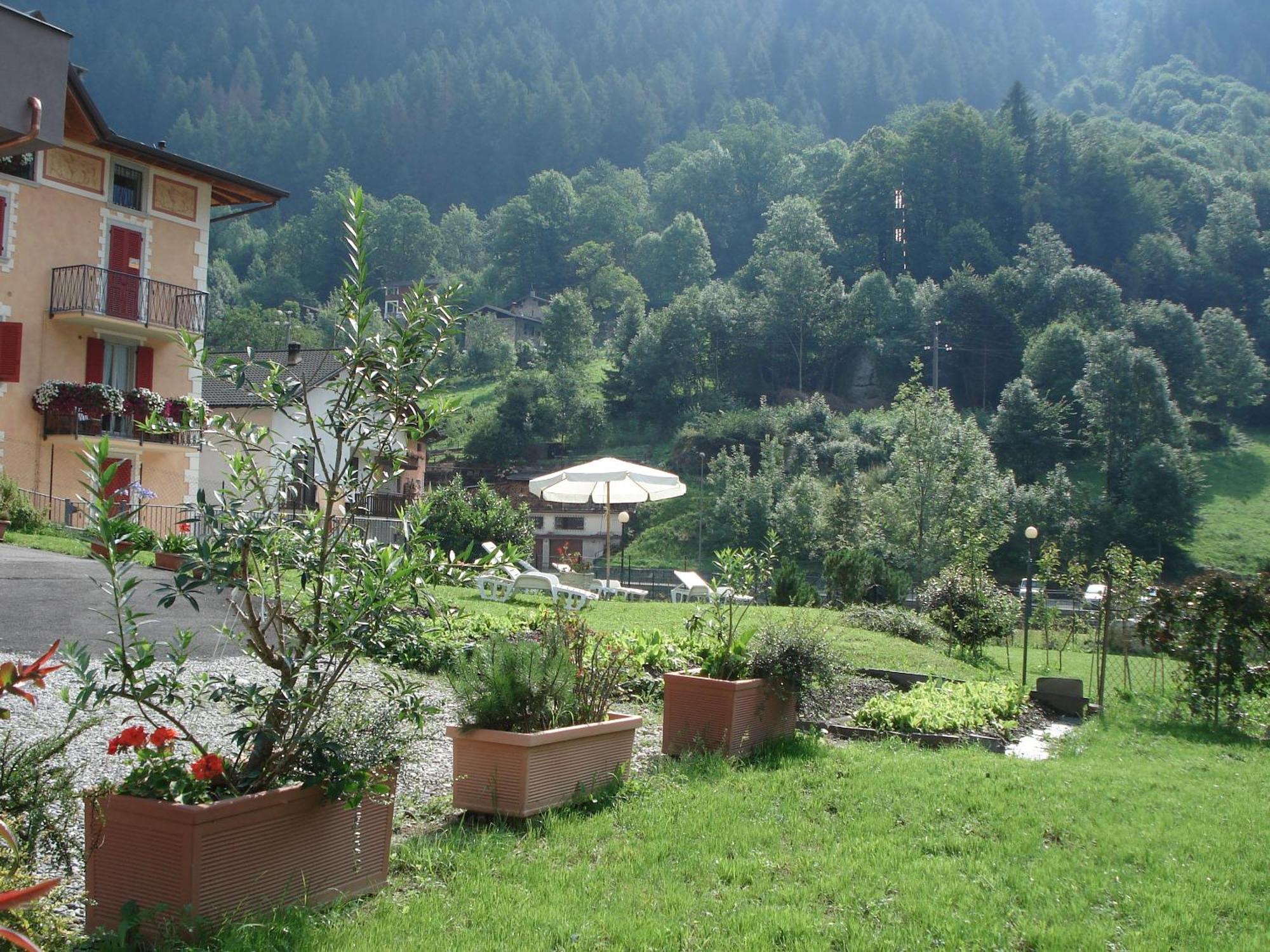 Hotel Pedretti Бранци Экстерьер фото