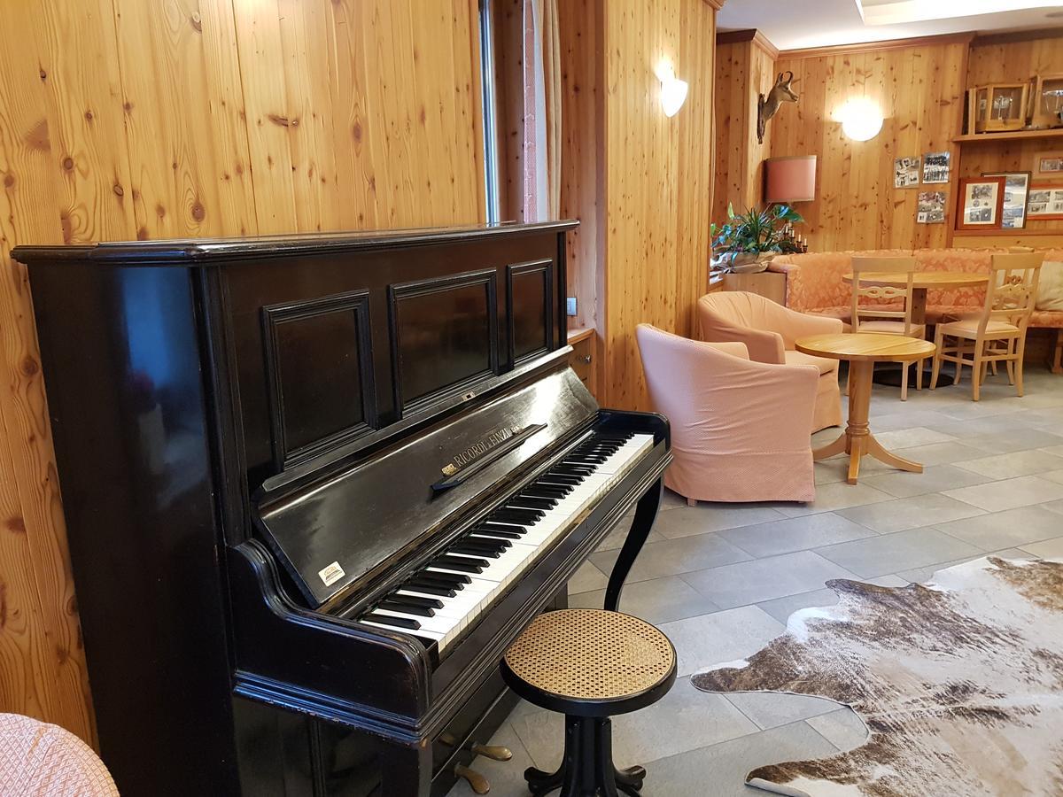 Hotel Pedretti Бранци Экстерьер фото